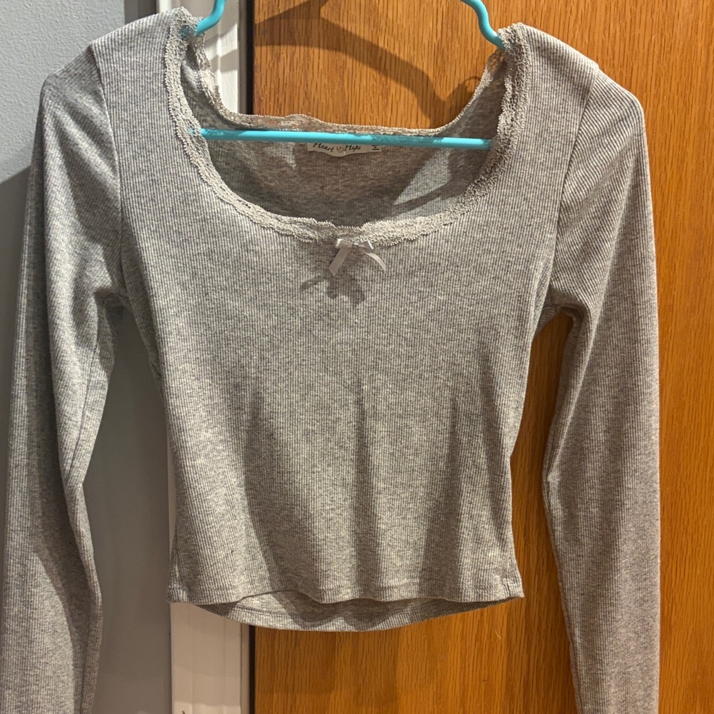 Heart Hips Gray Long Sleeve Top with Bow+lace